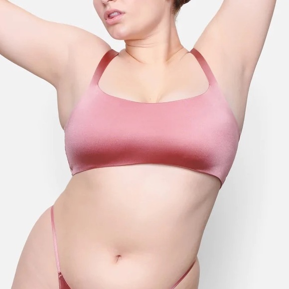 NWT SKIMS Stretch Satin Square Neck Bra, Dahlia (Pink) - Picture 3 of 5
